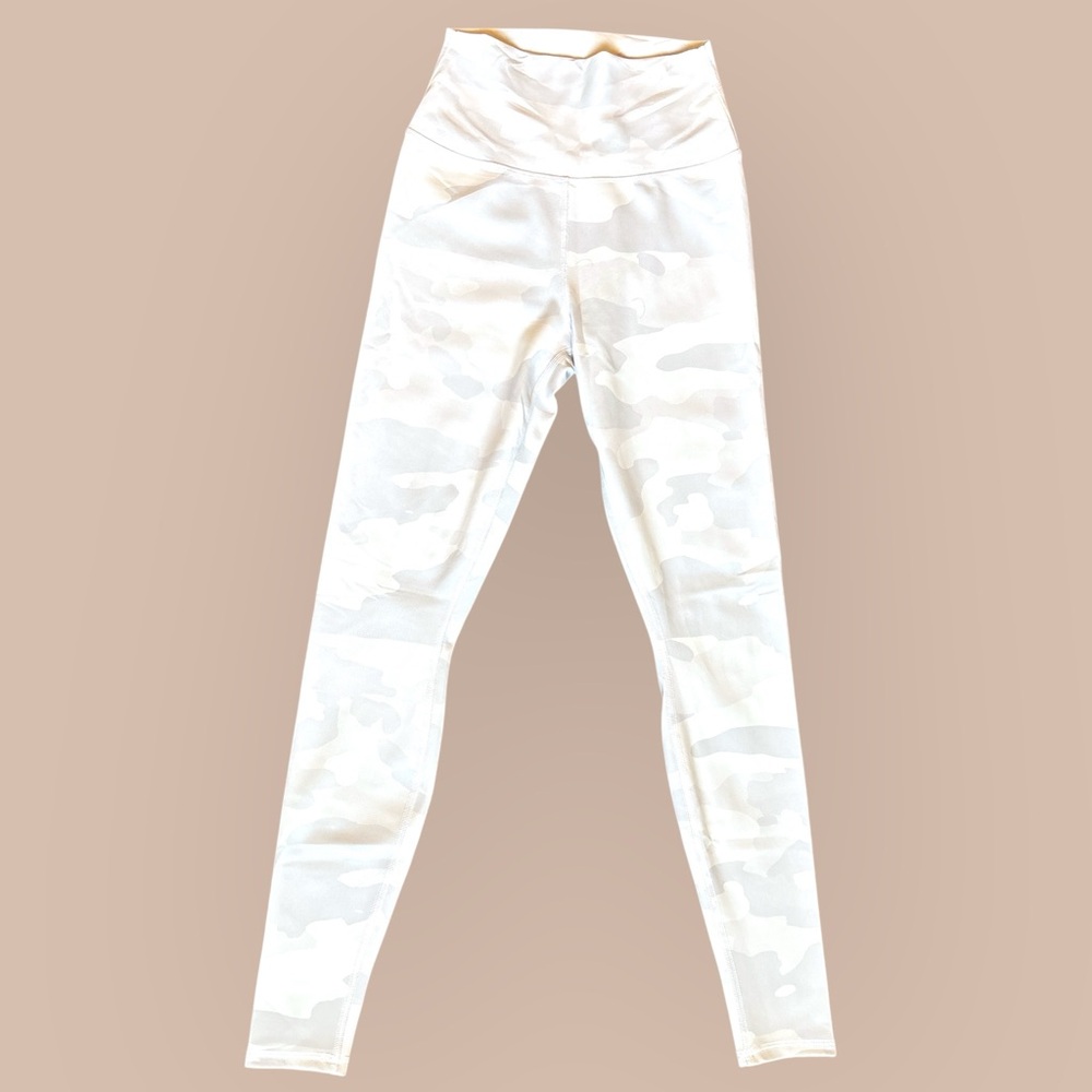 ALO Yoga Cream Camouflage Leggings